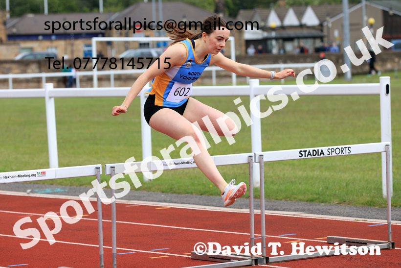 Hurdles, 2026 Northern Schools Inter Counties, Wentworth, Hexham. Photo: David T. Hewitson/Sports for All Pics